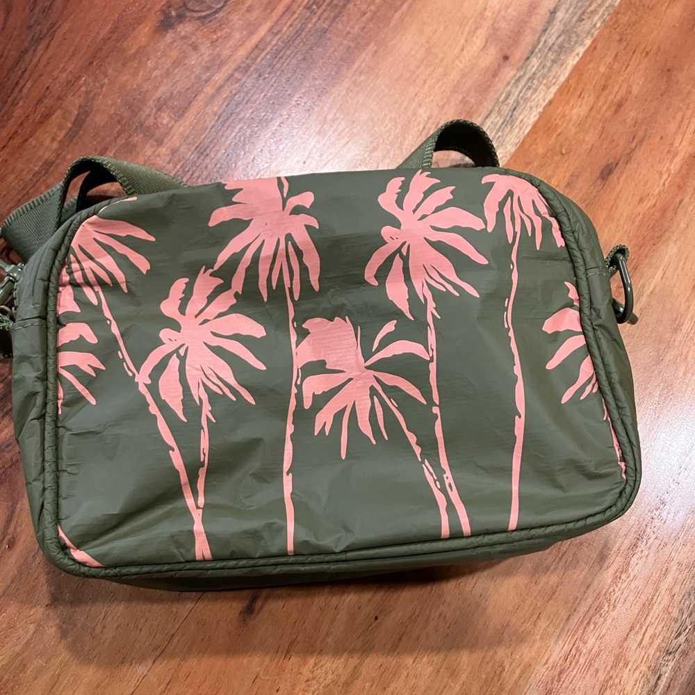 Aloha Collections Le Tour Crossbody Bag